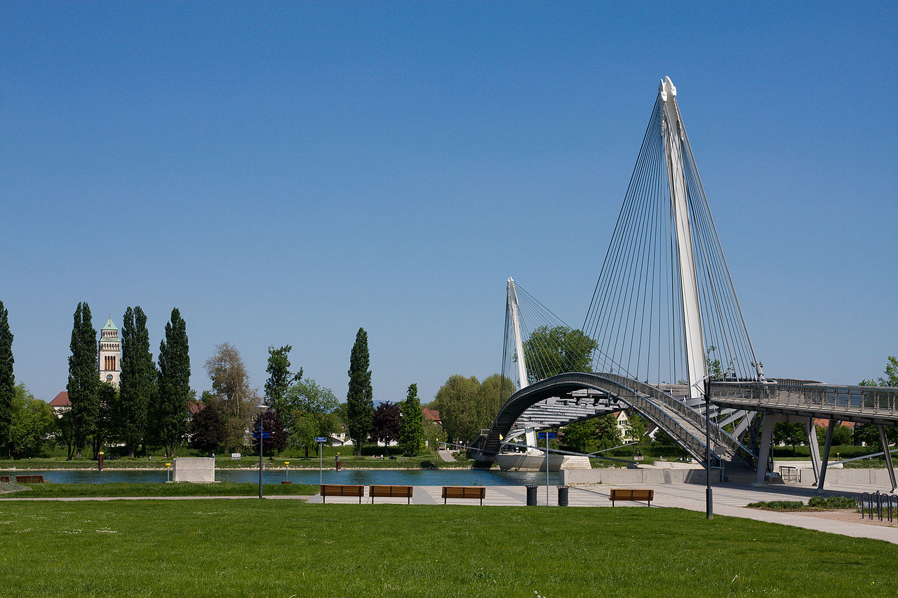 Bau einer Fussgänger- und Radfahrerbrücke über den Rhein zwischen Kehl und Strasbourg