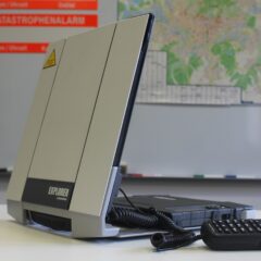 Kommunikation im Krisenfall: Installation von 25 Satellitenanlagen