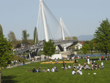 Planung einer neuen Rheinbrücke zwischen Kehl und Strasbourg für Fußgänger und Radfahrer