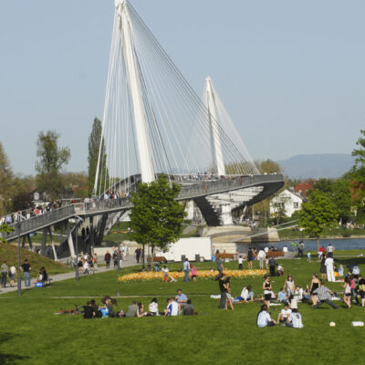 Planung einer neuen Rheinbrücke zwischen Kehl und Strasbourg für Fußgänger und Radfahrer