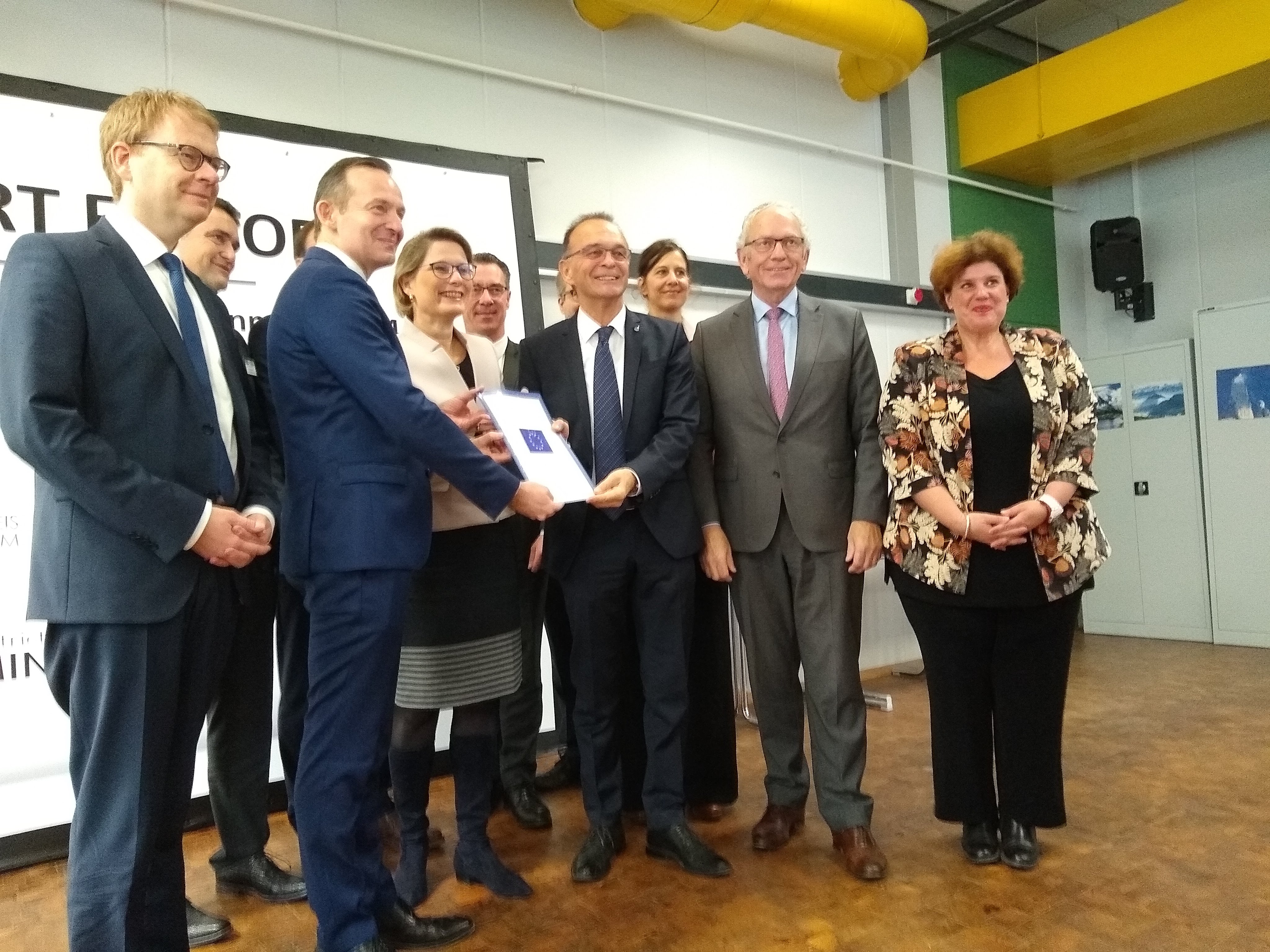 „Smart Factory“: Offizielle Übergabe des INTERREG-Förderbescheids in Wörth