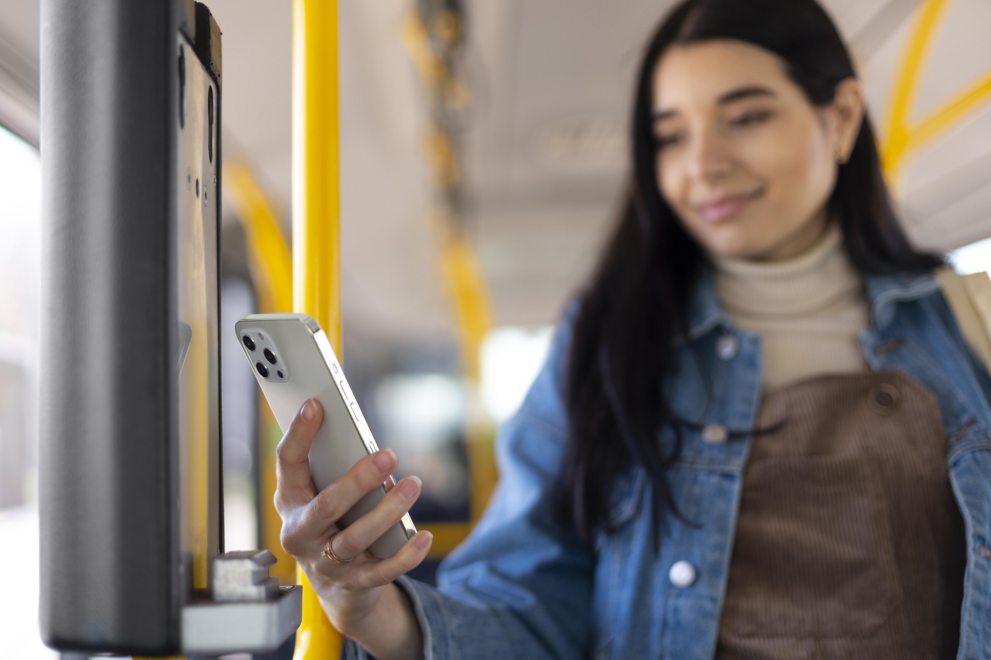 Datenschutzfreundliche Authentifizierungsverfahren für den einfachen Zugang zu verschiedenen Verkehrsdiensten