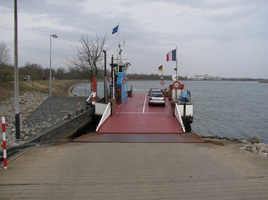 Technische Studien zur umweltfreundlichen Umrüstung der beiden Rheinfähren „Drusus“ und „Rhénanus“