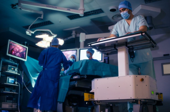 Imitation MAchine for Robotic Assistance: Eine Robotik-Plattform für den Operationssaal zur Unterstützung des Pflegepersonals