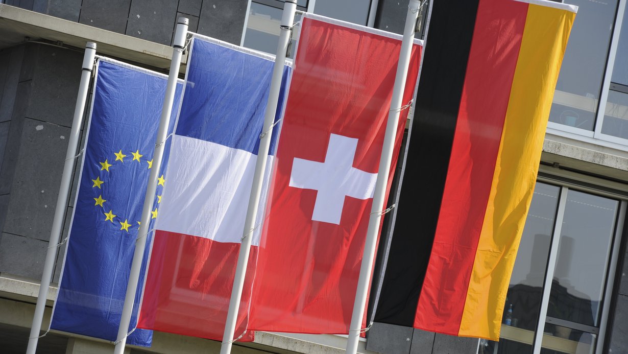 Grenzbedingte rechtliche und administrative Hindernisse am Oberrhein identifizieren und abbauen